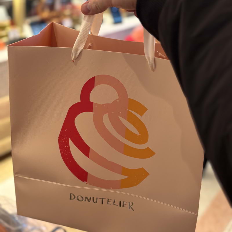 Bild fr&aring;n Donutelier Oxford Street av Daniel&nbsp;S. (2026-03-02)