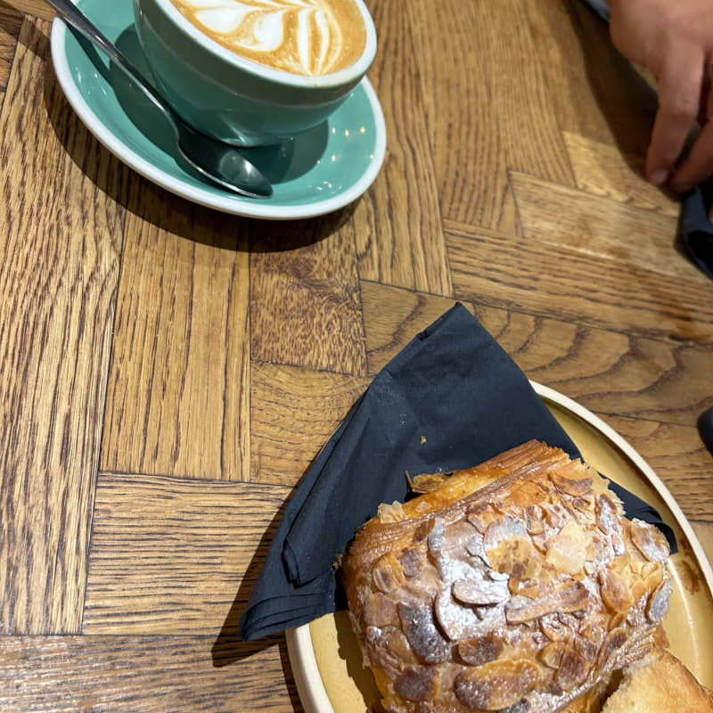 Almond croissant  – Photo from Fred & Doug's by Madiha S. (25/09/2023)