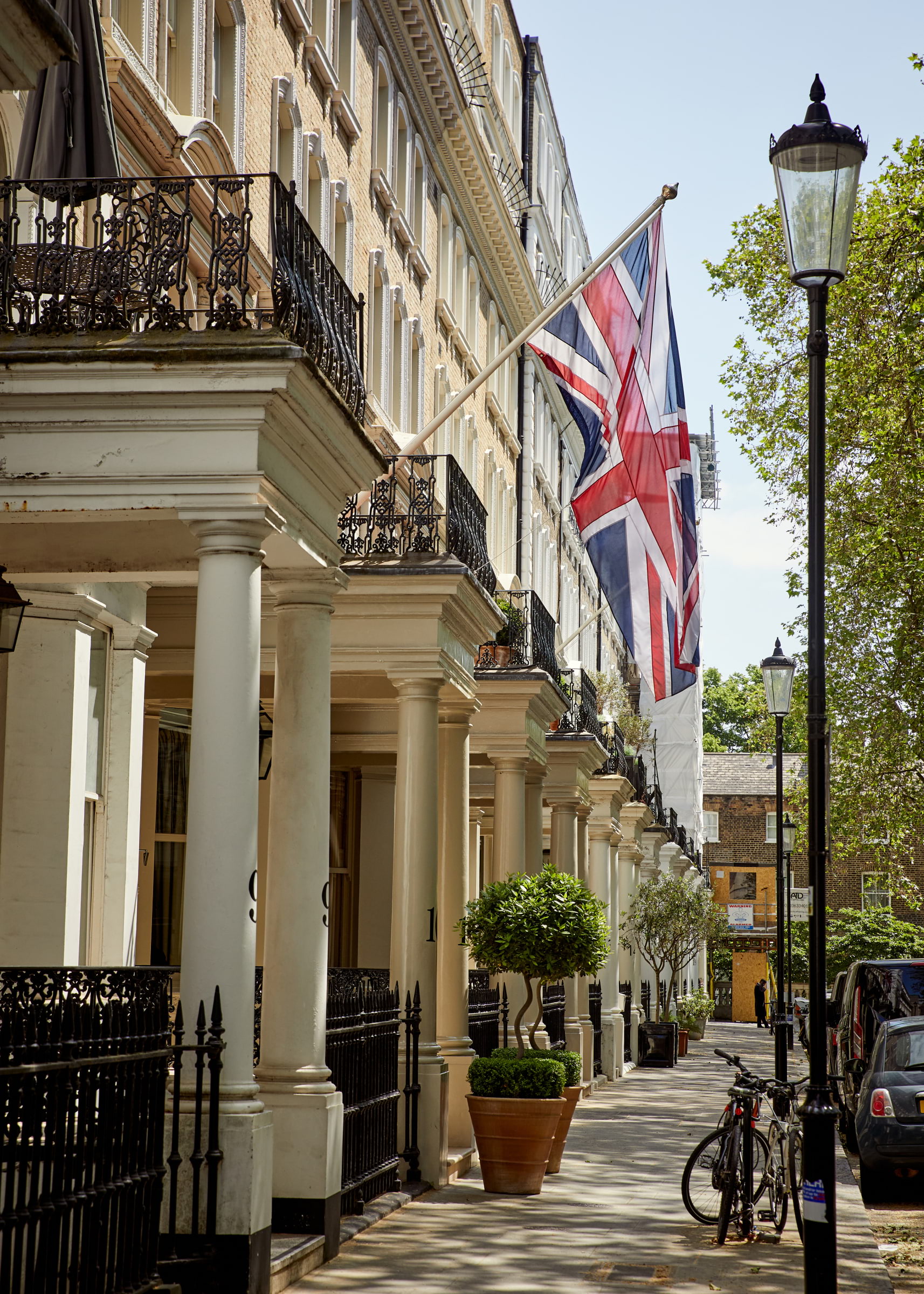 Photo from Knightsbridge Hotel by Kat H. (10/04/2025)