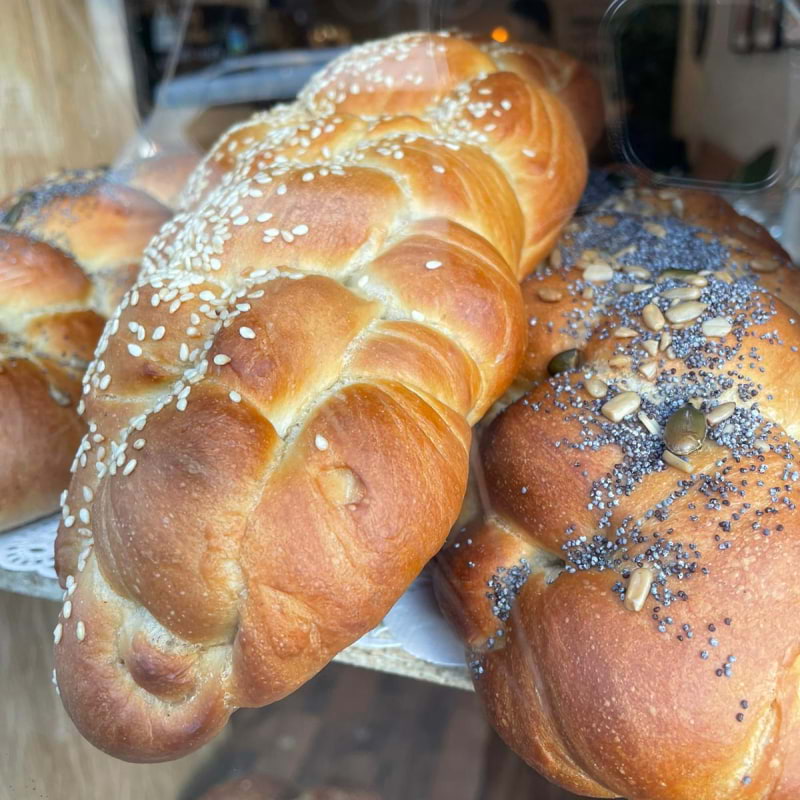 Fresh soft Hallah bread  – Photo from Nama Café & Cake House by Udi K. (05/05/2024)