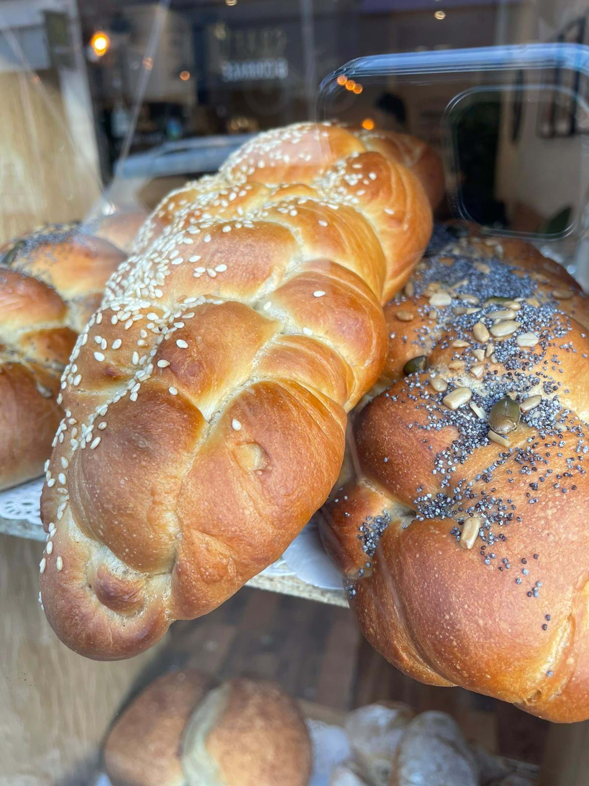 Fresh soft Hallah bread  – Photo from Nama Café & Cake House by Udi K. (05/05/2024)