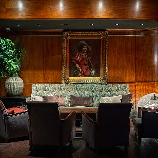 Novikov Restaurant & Bar