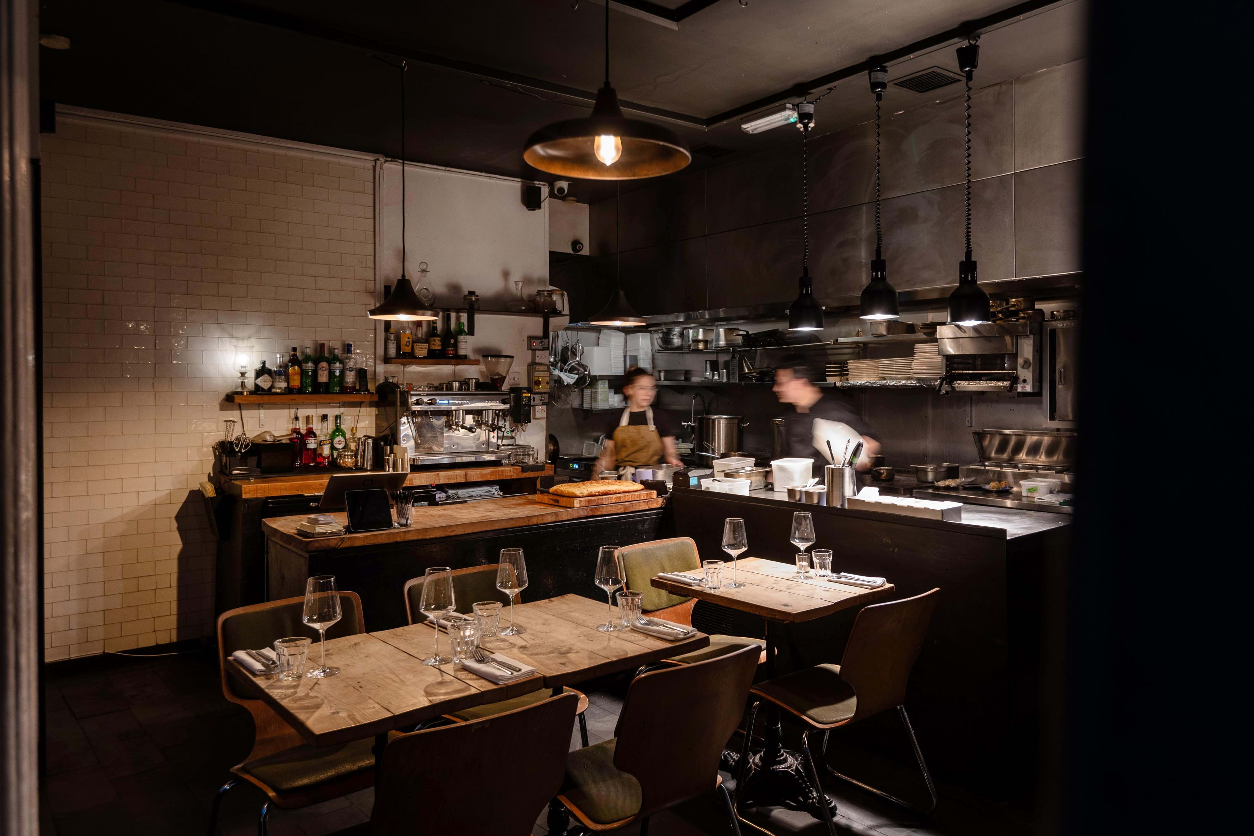 Salut! – Solo dining