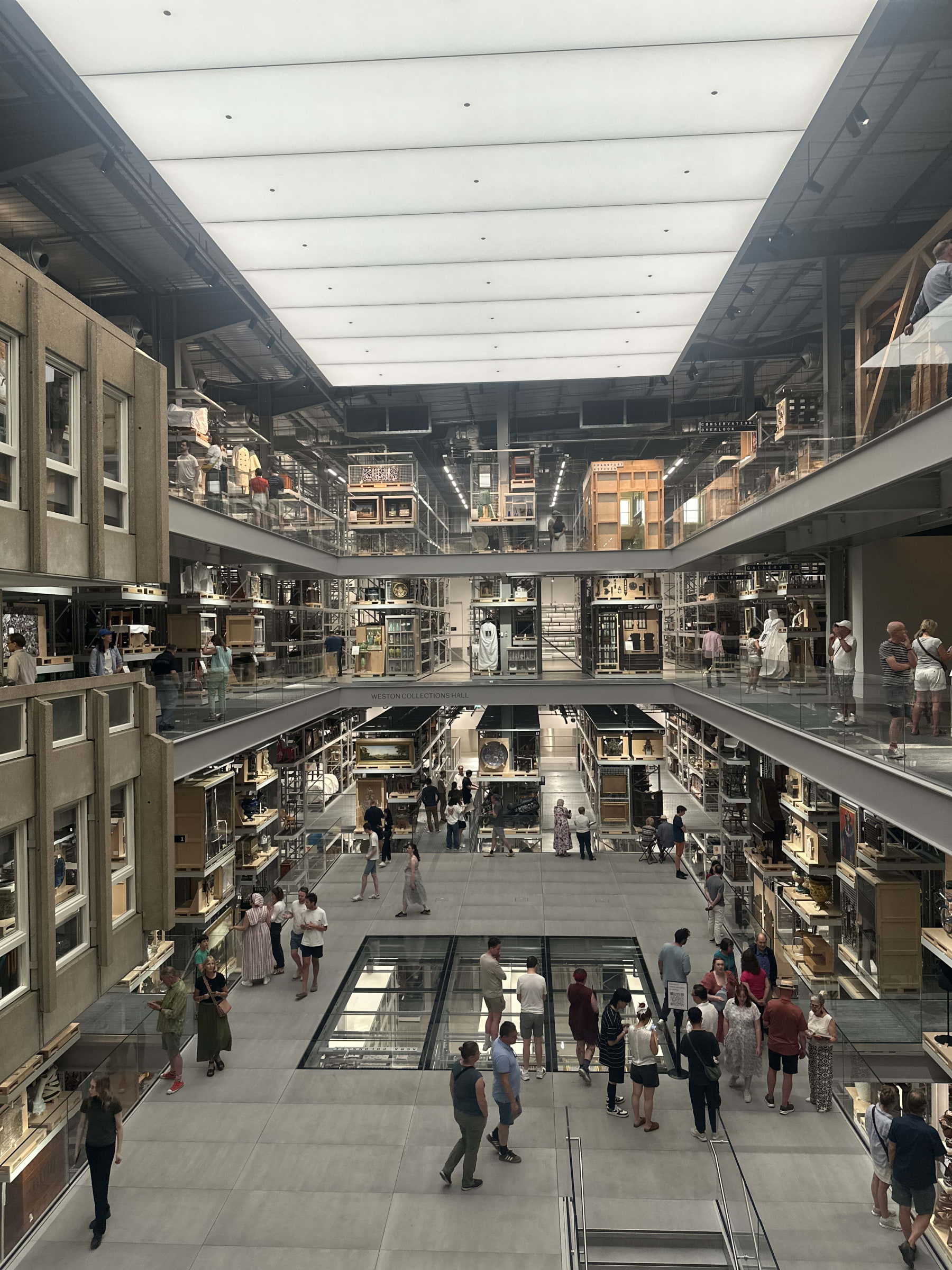 Bild från V&A East Storehouse av Daniel S. (2025-06-21)