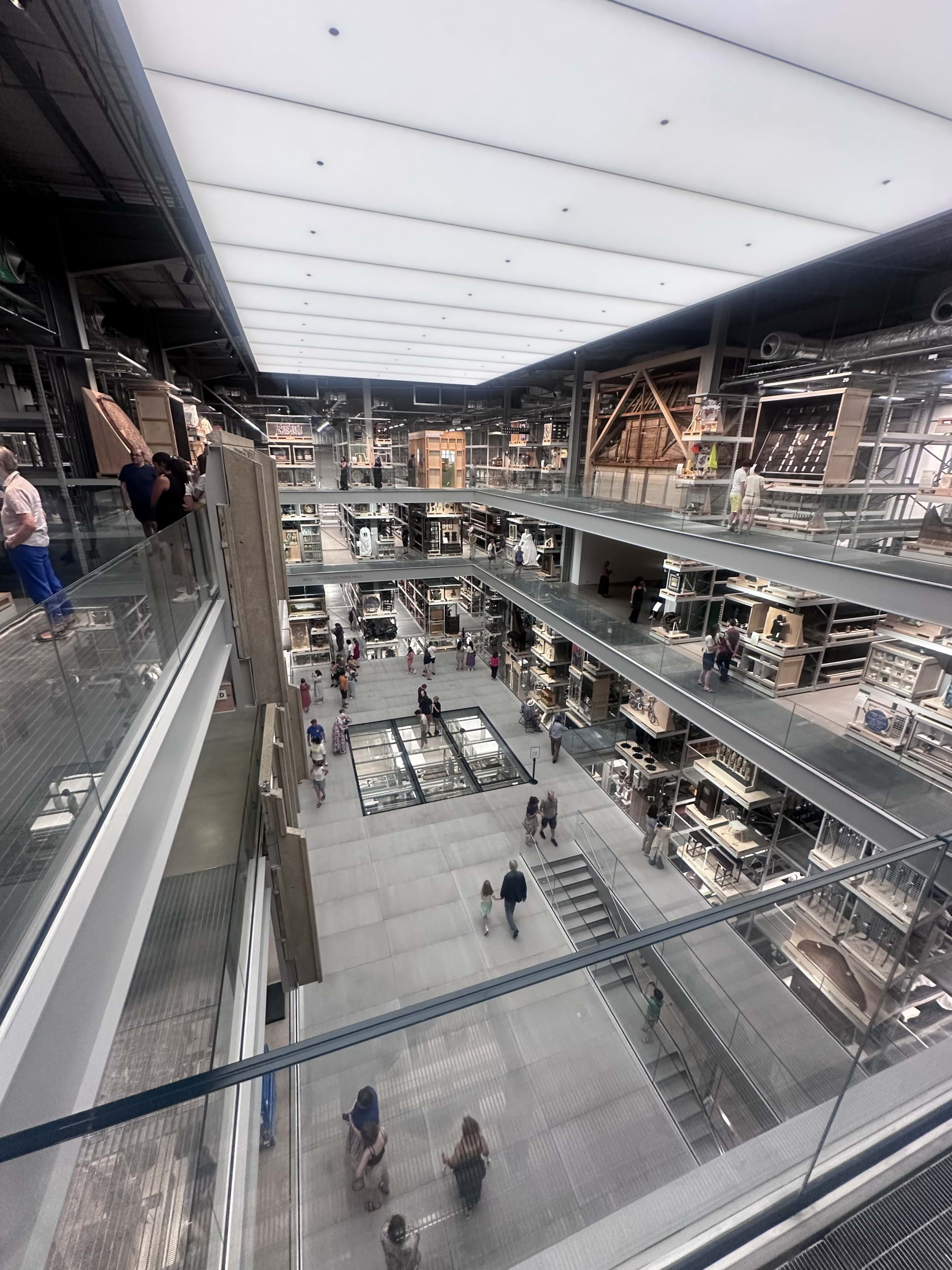Bild från V&A East Storehouse av Daniel S. (2025-06-21)