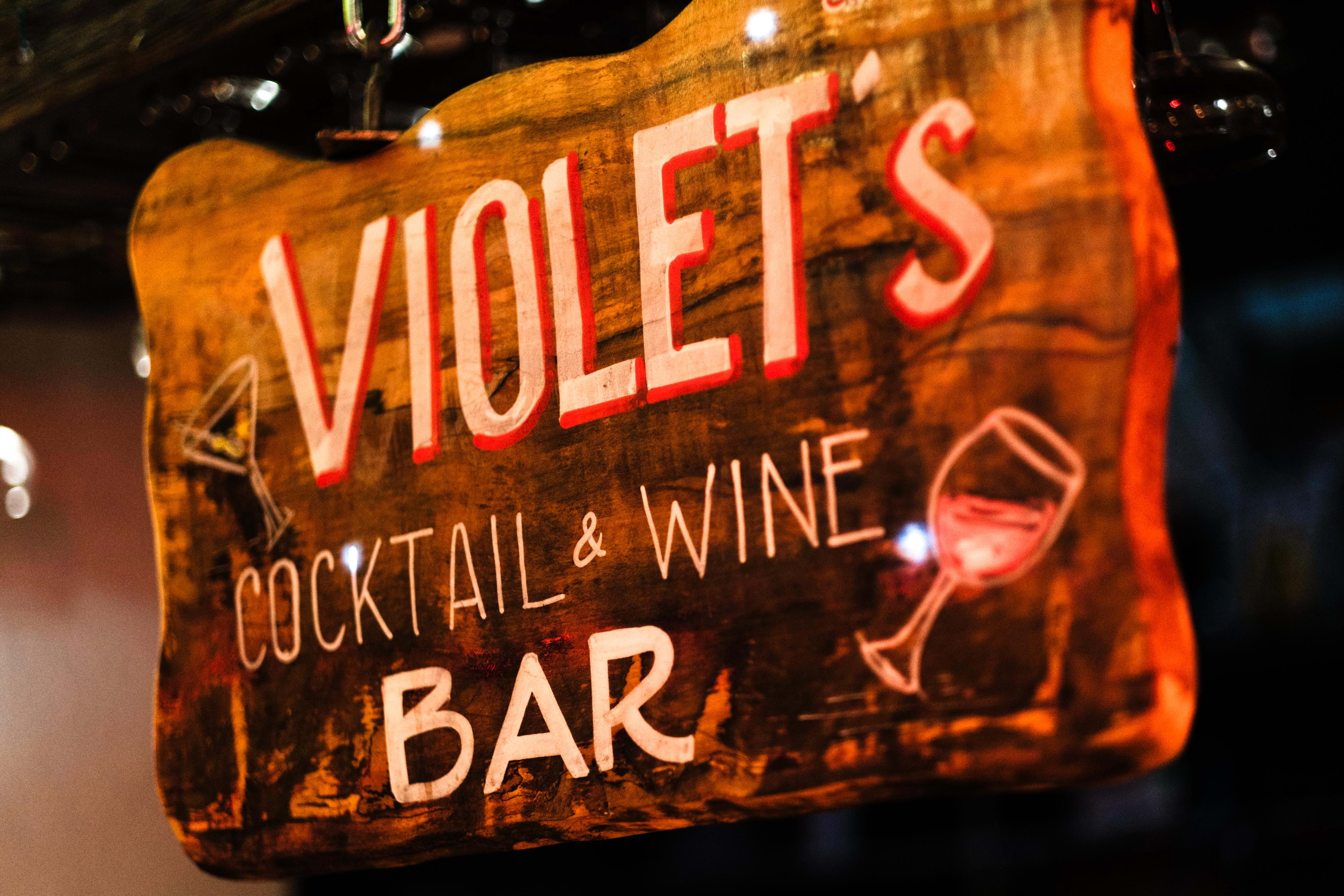 Violet's – Wine bars
