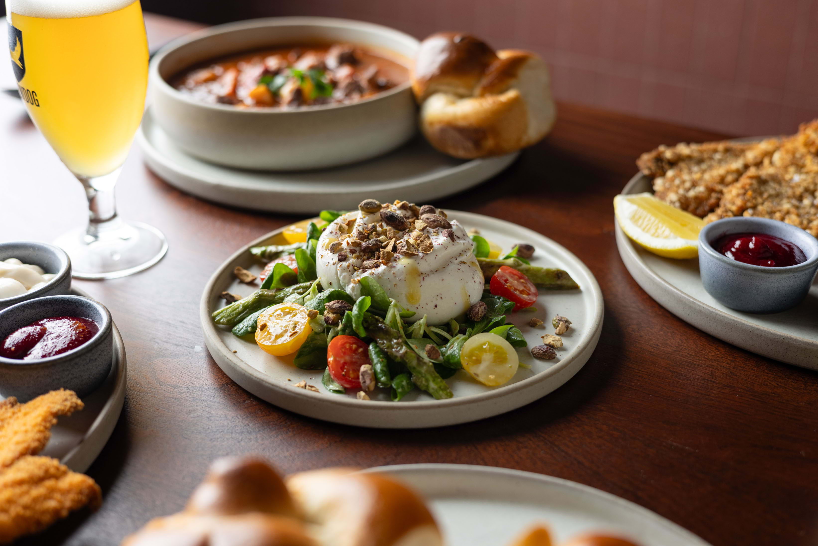 Von Crumb – Outdoor restaurants