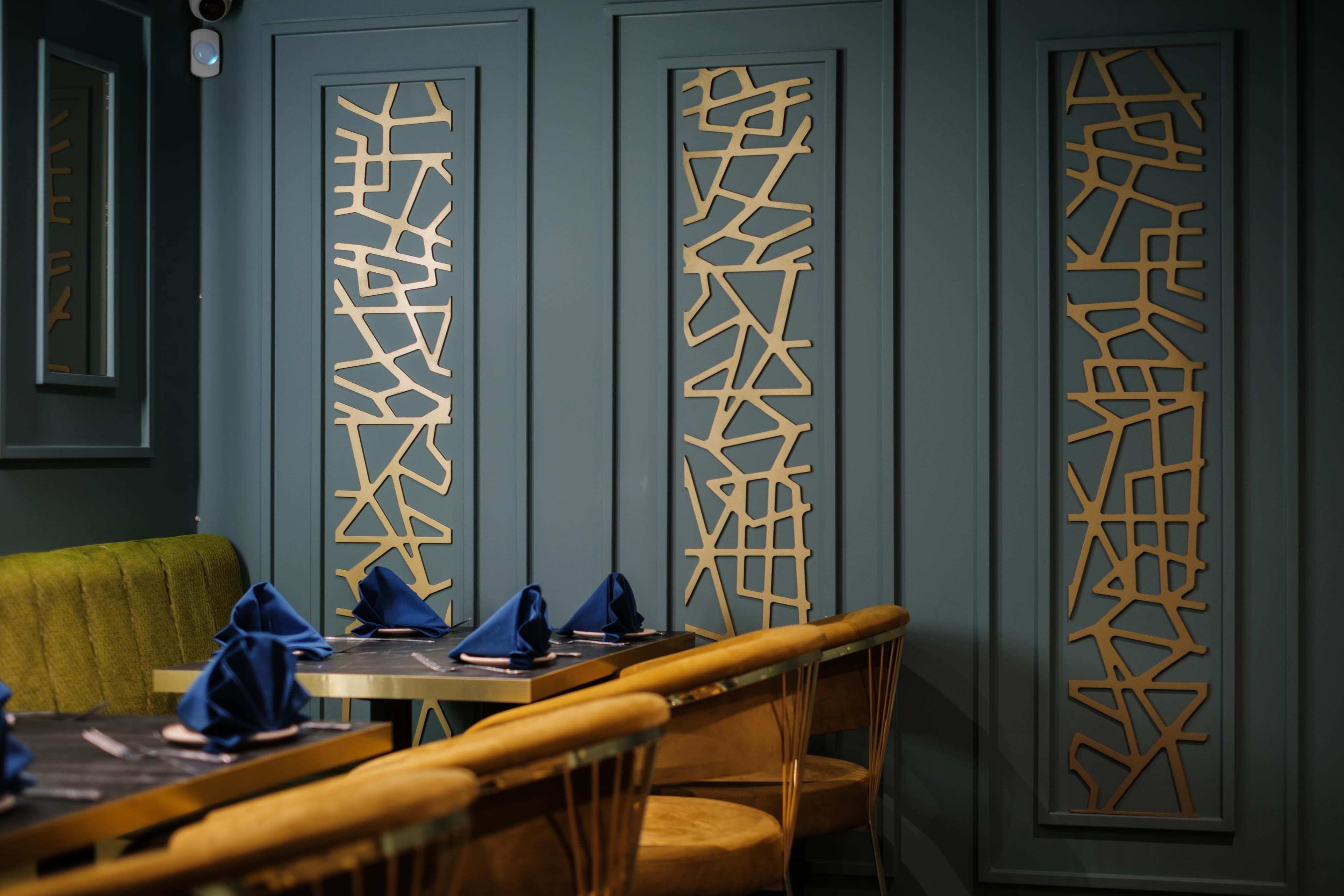 Zoya Grill & Lounge – Cocktail bars
