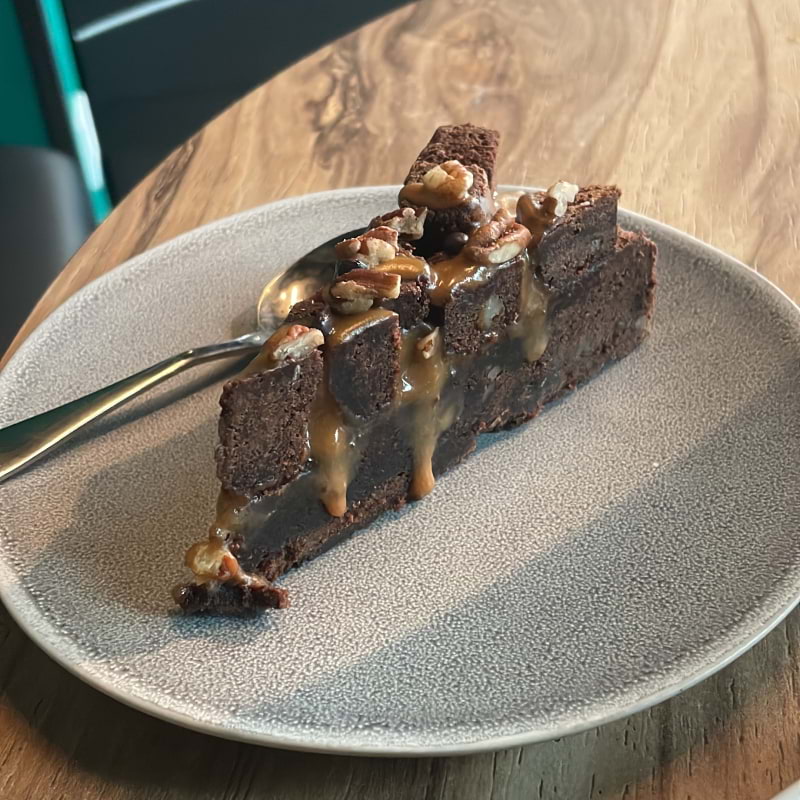 Chokladkaka med kola och nötter – Photo from Barrelia by Gabriela S. (13/03/2026)