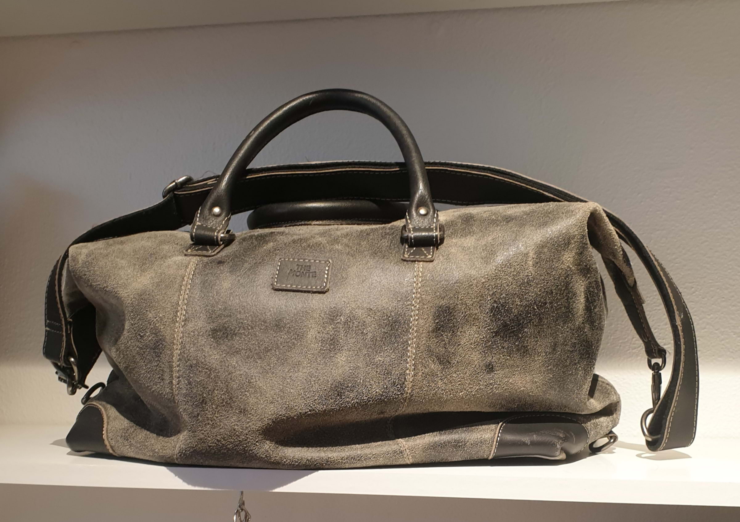 Weekend bag – Photo from Pretty in the City by Susanna S. (01/04/2025)