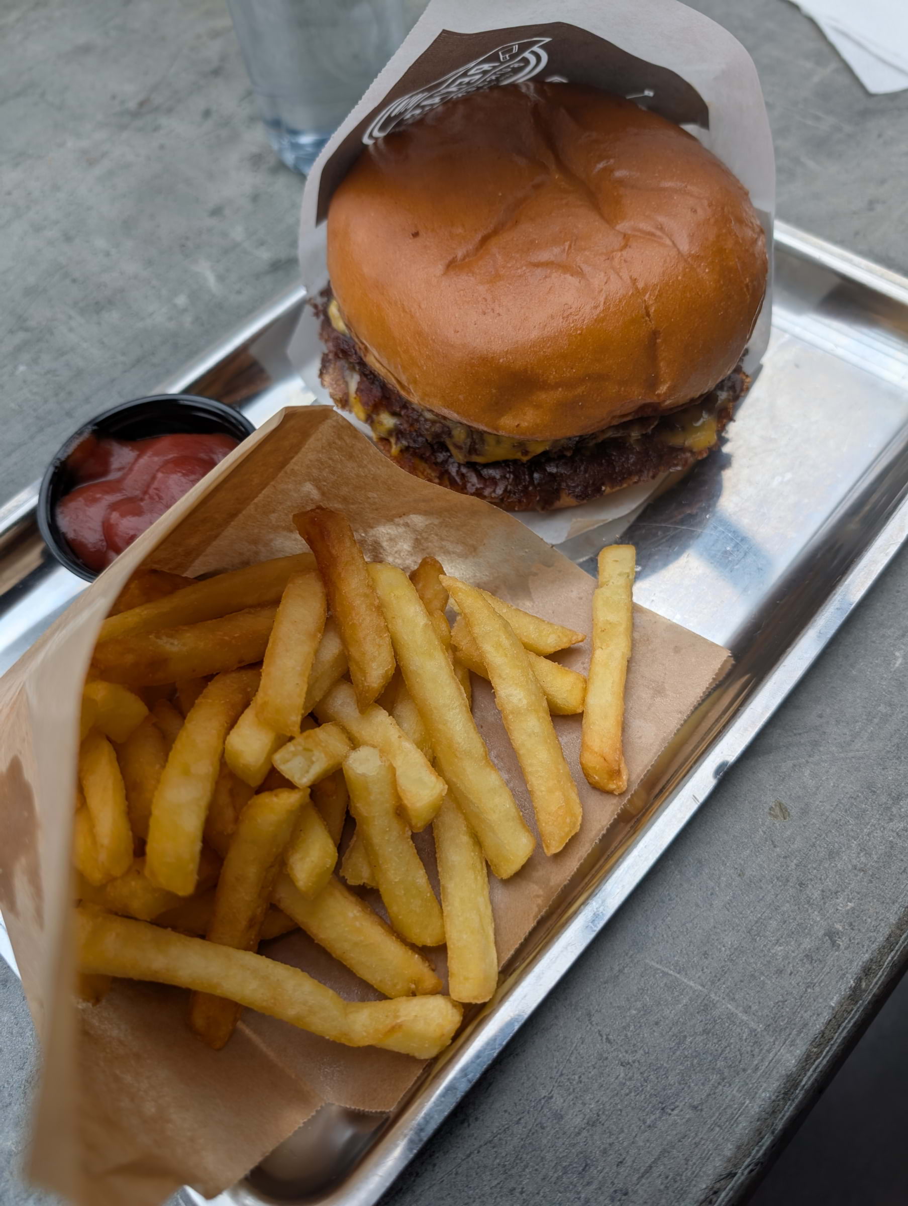 Photo from Rekas Burgers by Doux E. (31/10/2025)