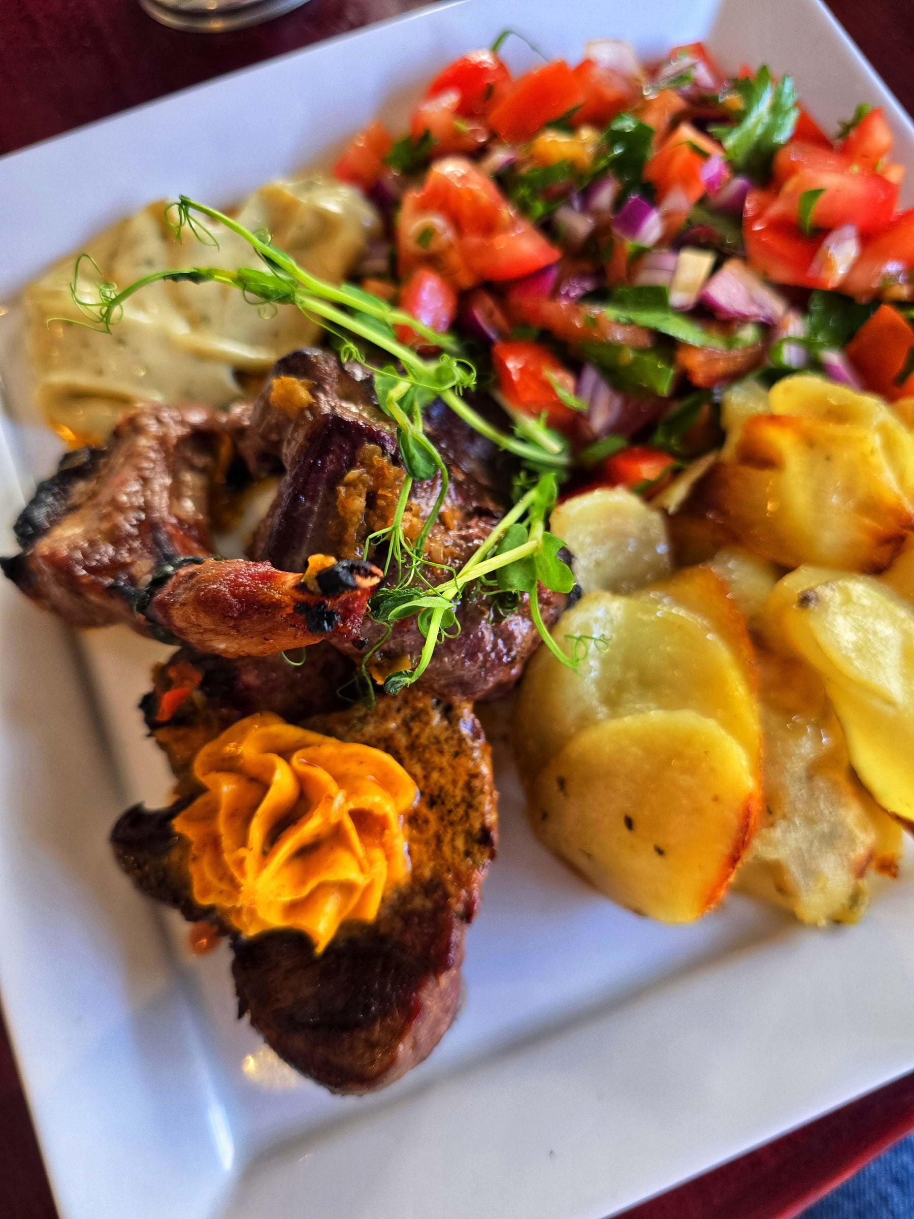 Grilltallrik med tillbehör – Bild från La Pampa Steakhouse av Cecilia S. (2025-05-15)