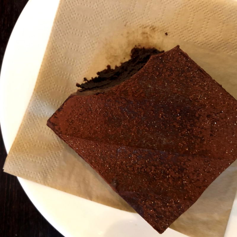 Shimmer brownie – Photo from RC Chocolat Sigtuna by Madiha S. (29/04/2020)