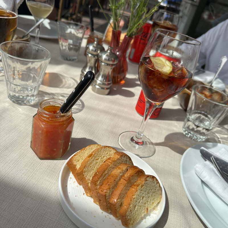 Bröd med tomat – Bild från Restaurang Brus av Fredrik J. (2023-06-24)
