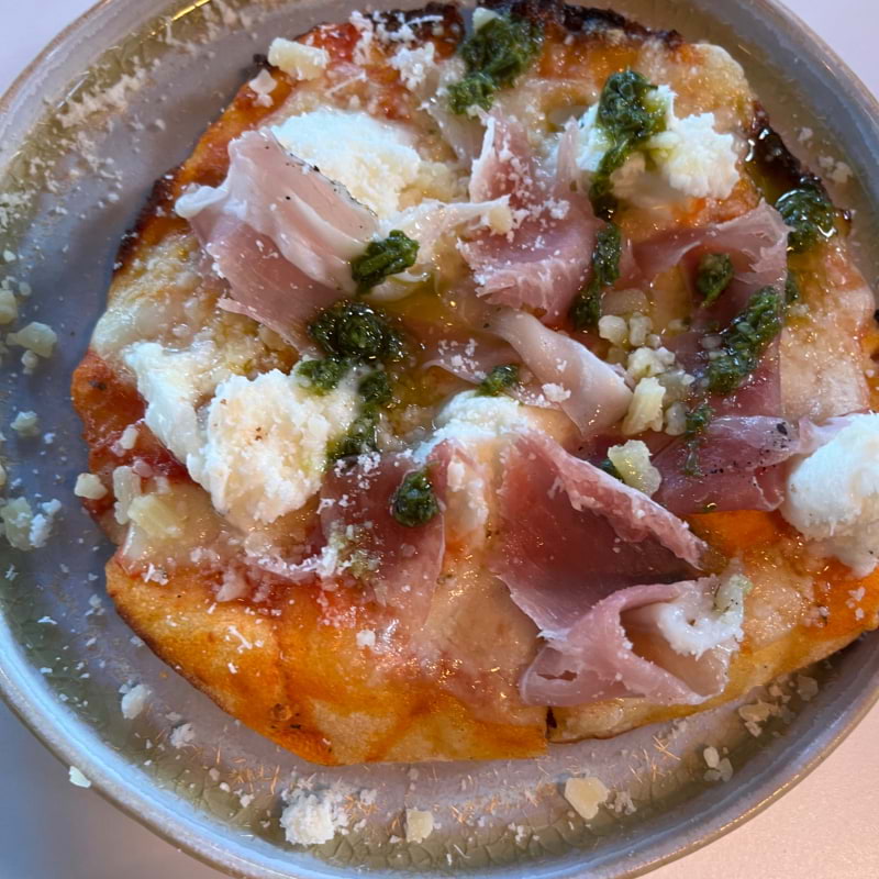 Pizza Serrano – Bild från Restaurang Marco's av Sofie L.