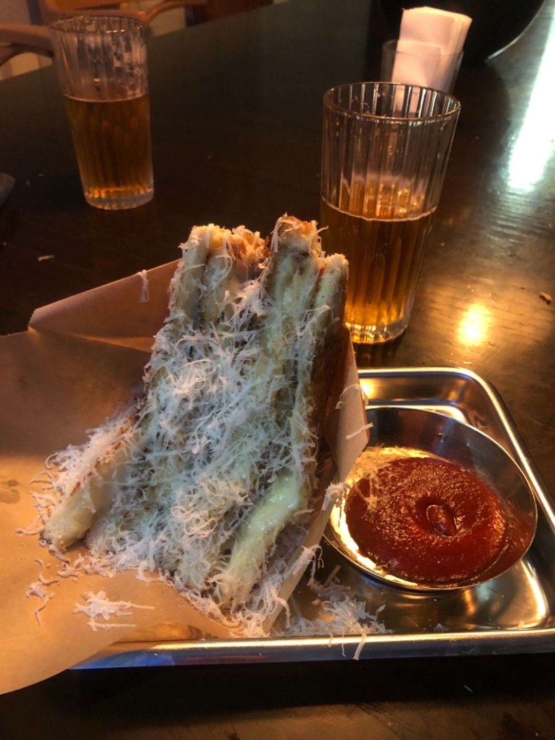 Grilled cheese – Photo from Sandhäxan by Fredrik J. (08/09/2019)