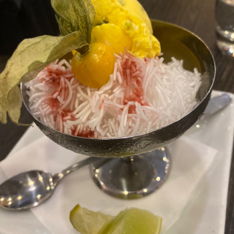 Falodeh med saffran glass och lime  – Bild från Saaghi Grill av Madiha S.
