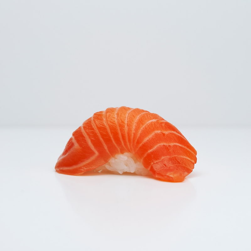 Nigiri med lax – Bild från Saya Sushi Östermalm av Saya S. (2020-03-04)