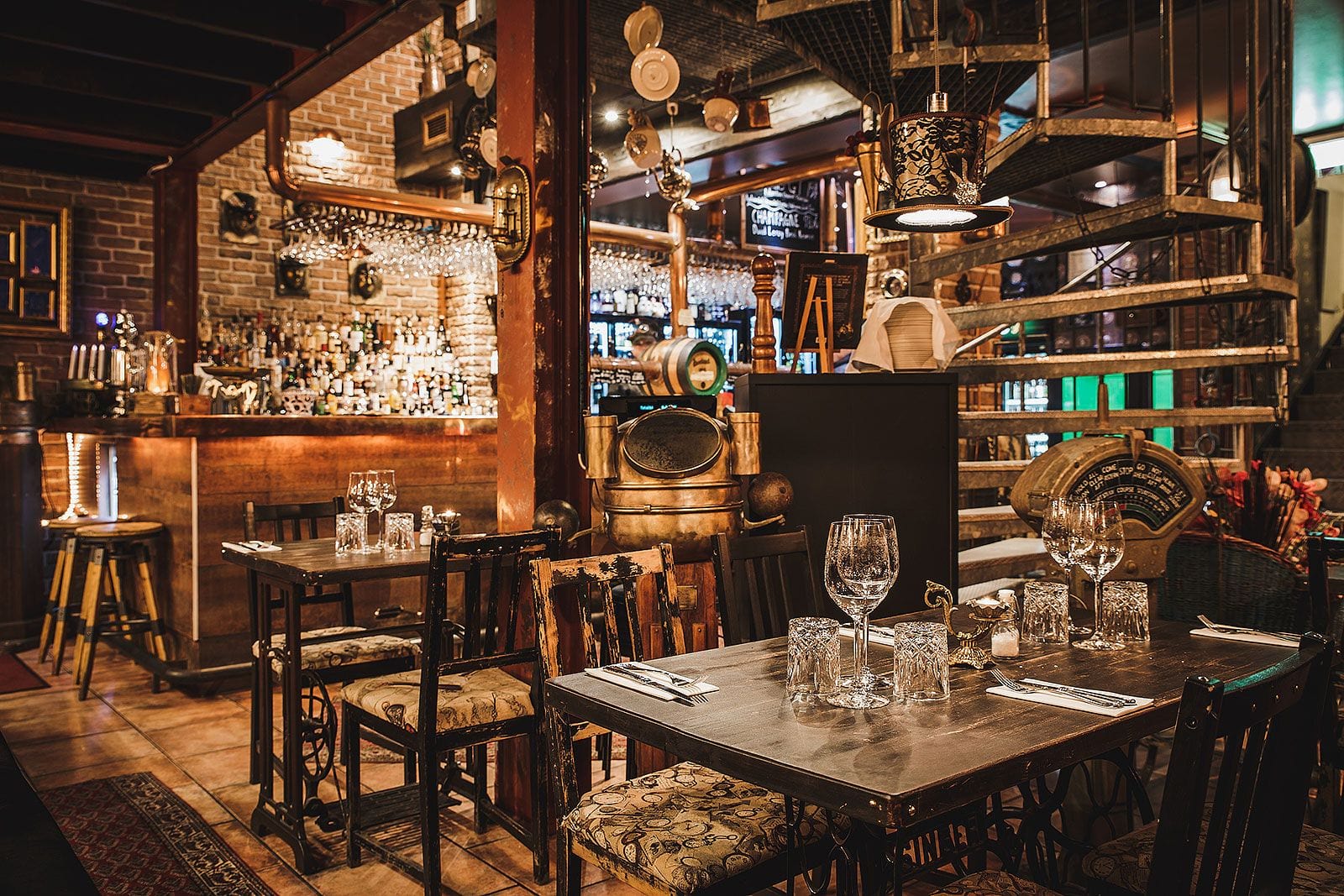 Steampunk Bar – Bästa restaurangerna i city