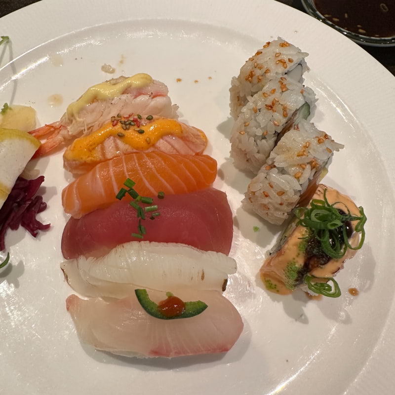 Bild från Sushi Room av These S. (2022-11-25)