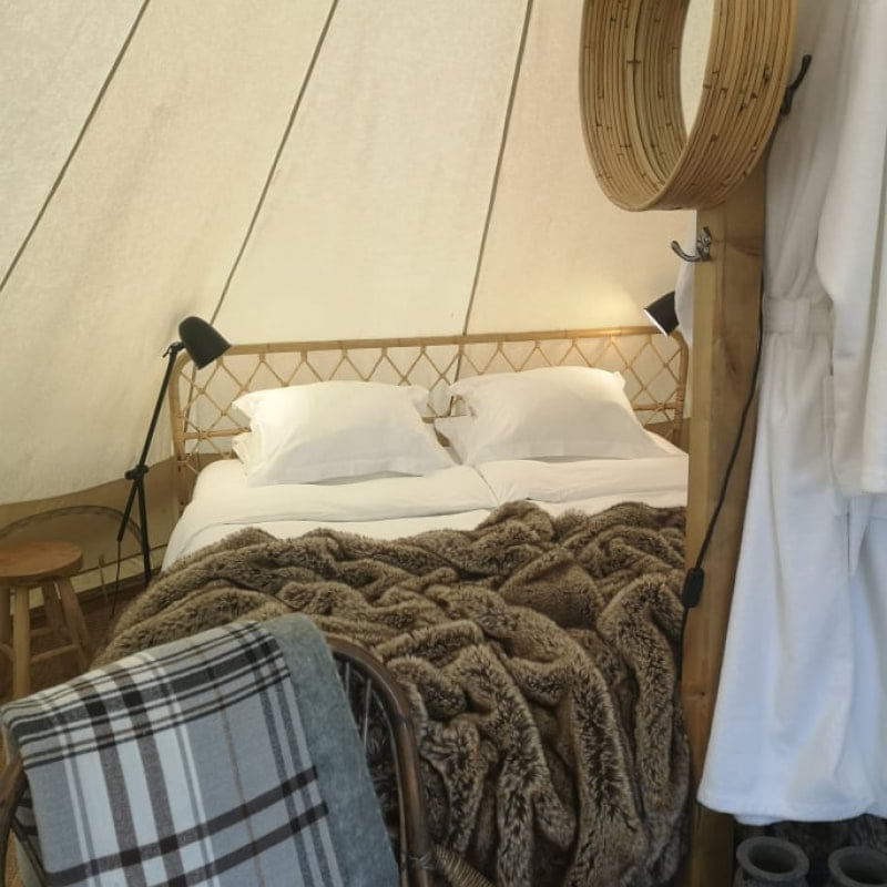 Sängen i tältet - Bild från Sund Nergården av My J.
