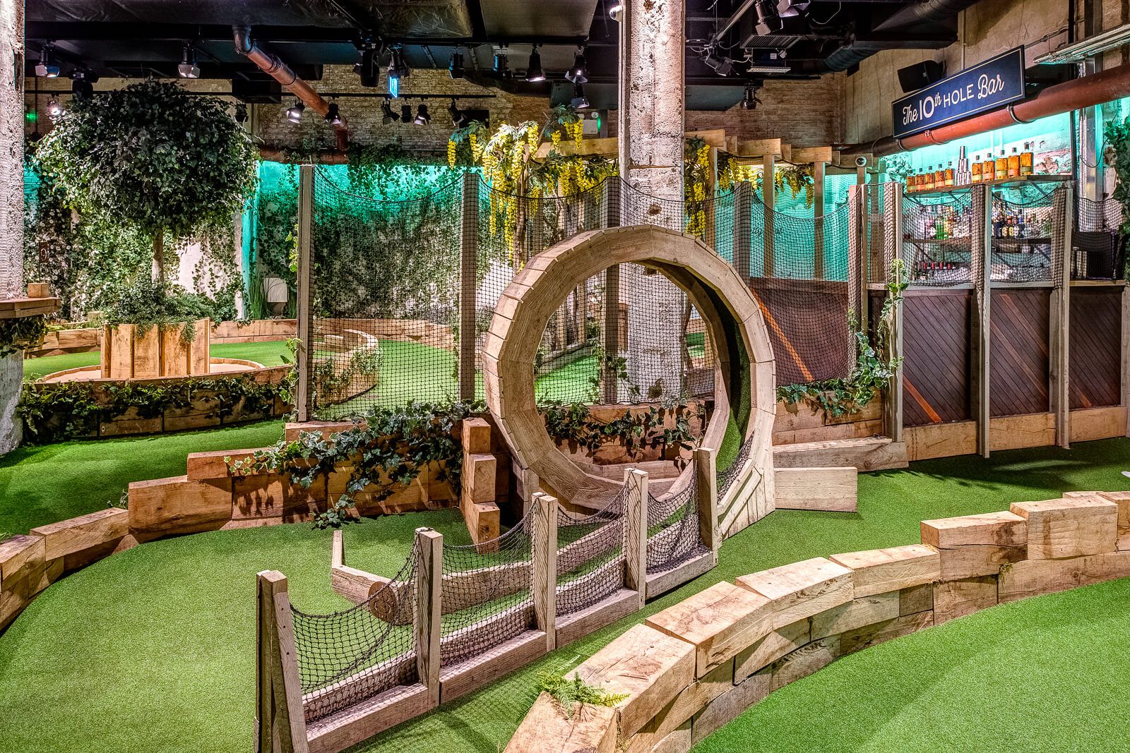 Swingers Crazy Golf City – Bars in the City of London