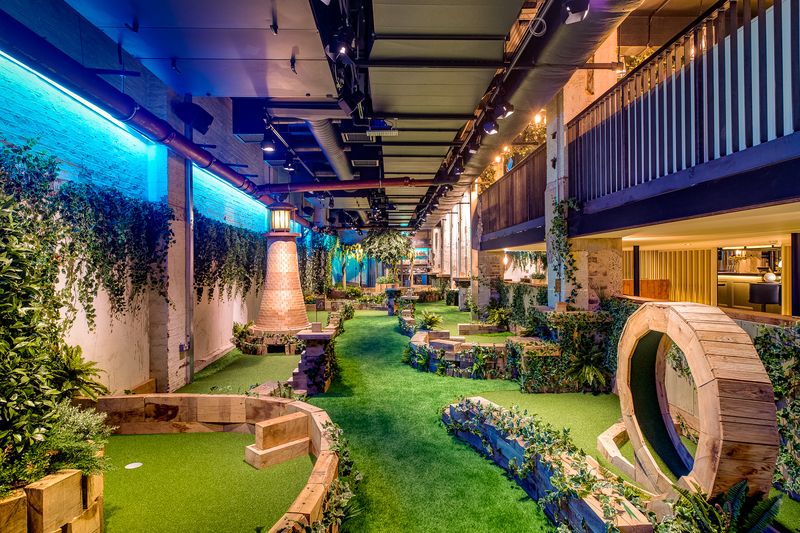Swingers Crazy Golf City – Bars in the City of London