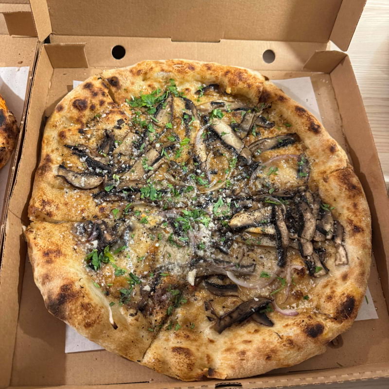 Bild från 800 grader Midsommarkransen av Julia H. (2025-10-25)