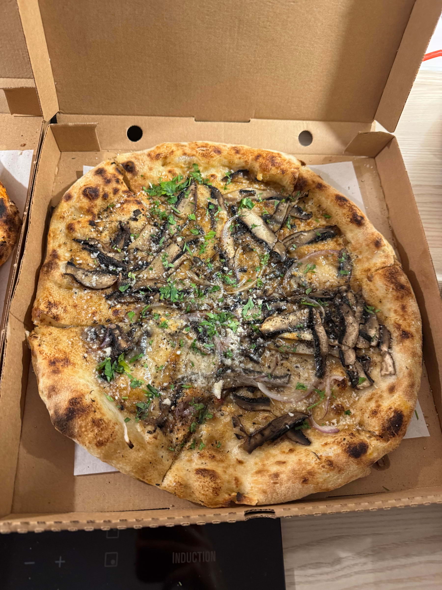 Bild från 800 grader Midsommarkransen av Julia H. (2025-10-25)