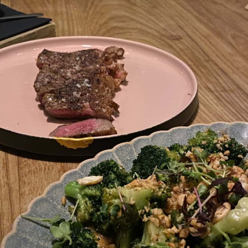 Wagyu & broccoli – Photo from Asian Post Office by Katarina D. (01/02/2025)