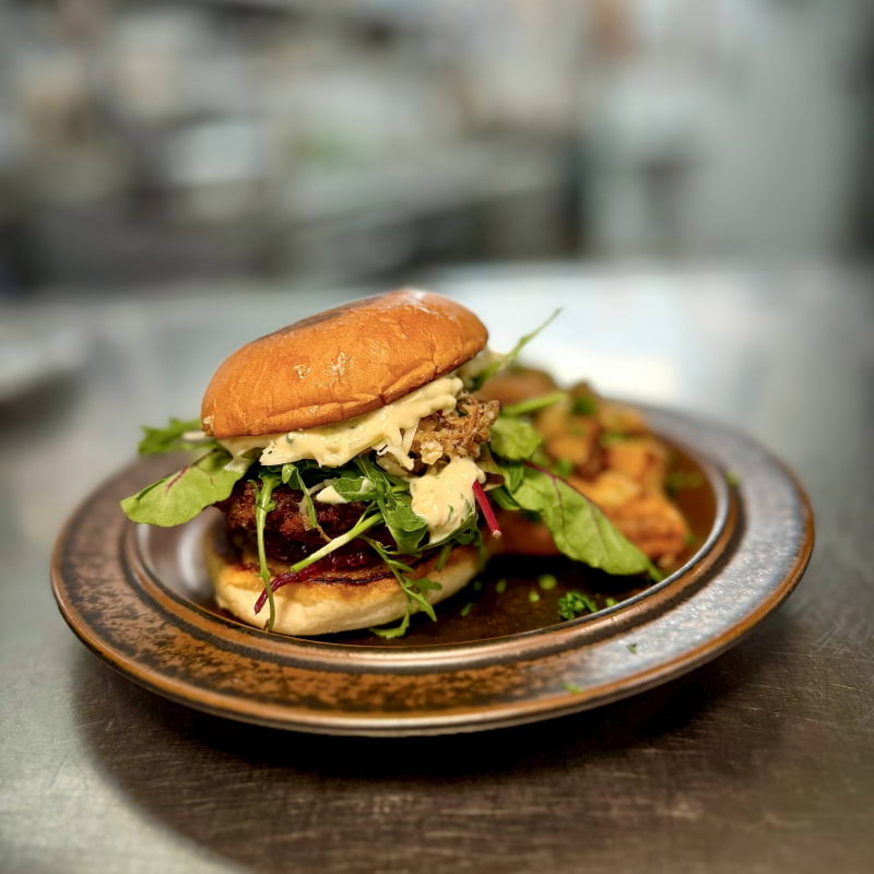 Öur: Bom-burgare – Photo from Bacchi Syre by Joakim J. (12/05/2025)