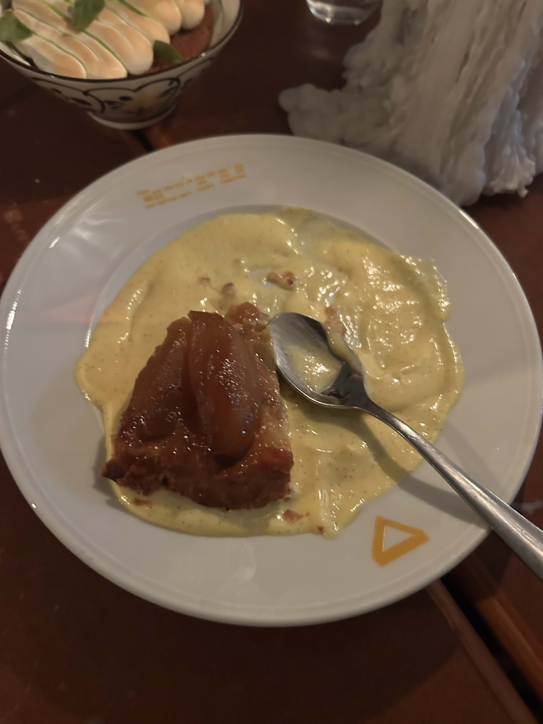 Tarte tatin, creme anglaise - Bacchanale – Bild från Bacchanale av David L. (2024-10-30)