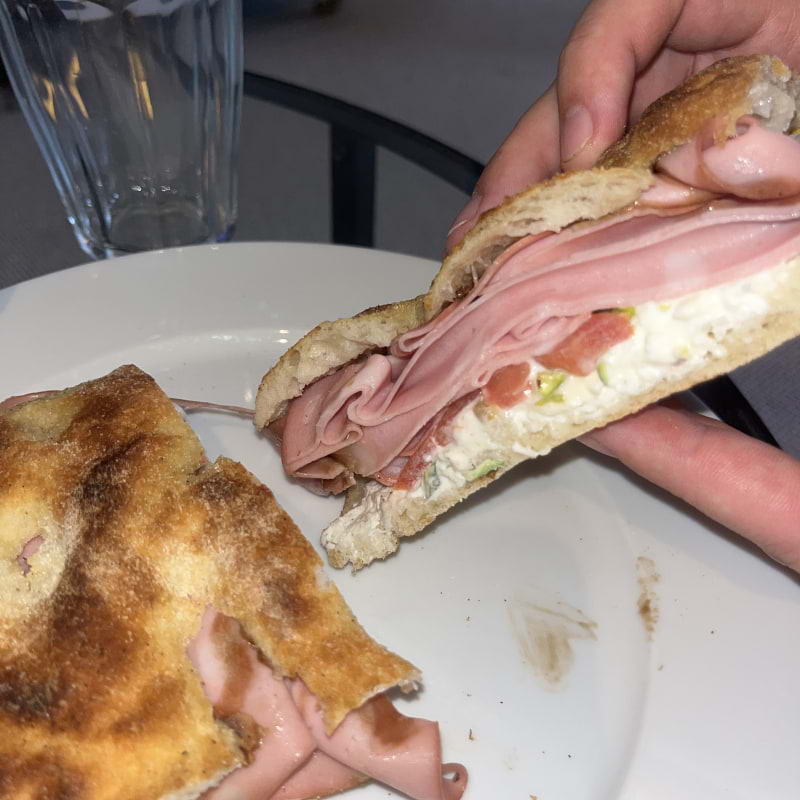 Bild från Bar Schiacciate Mäster Samuelsgatan av Moa L. (2025-07-07)