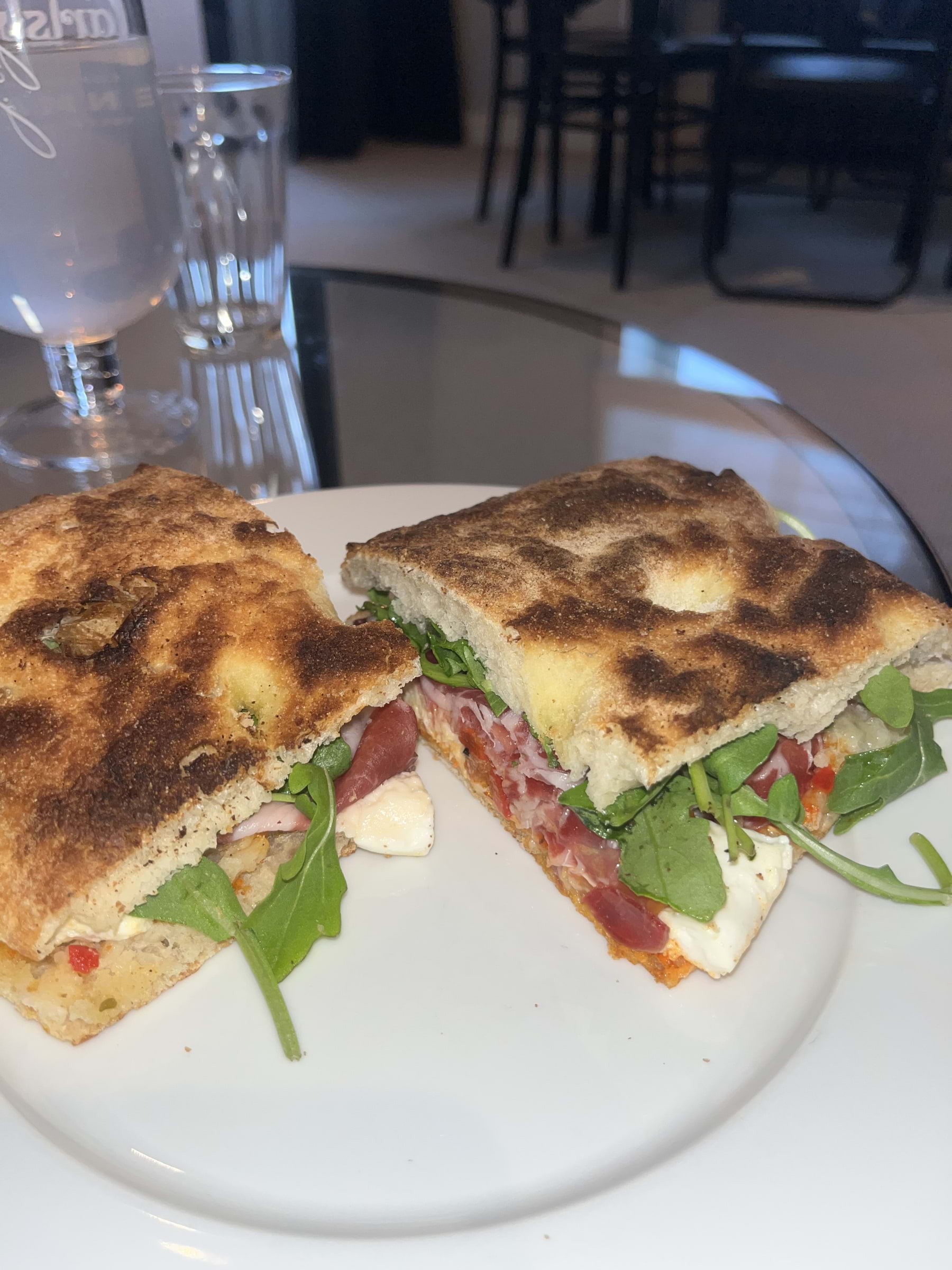 Bild från Bar Schiacciate Mäster Samuelsgatan av Moa L. (2025-07-07)