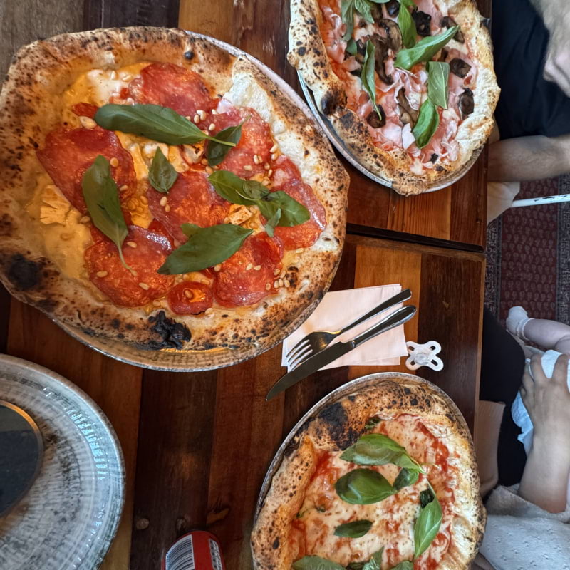 Margarita, Capricciosa & m&aring;nadens vita &ndash; Photo from Bara Vedugnspizza by Julia&nbsp;H. (16/07/2026)