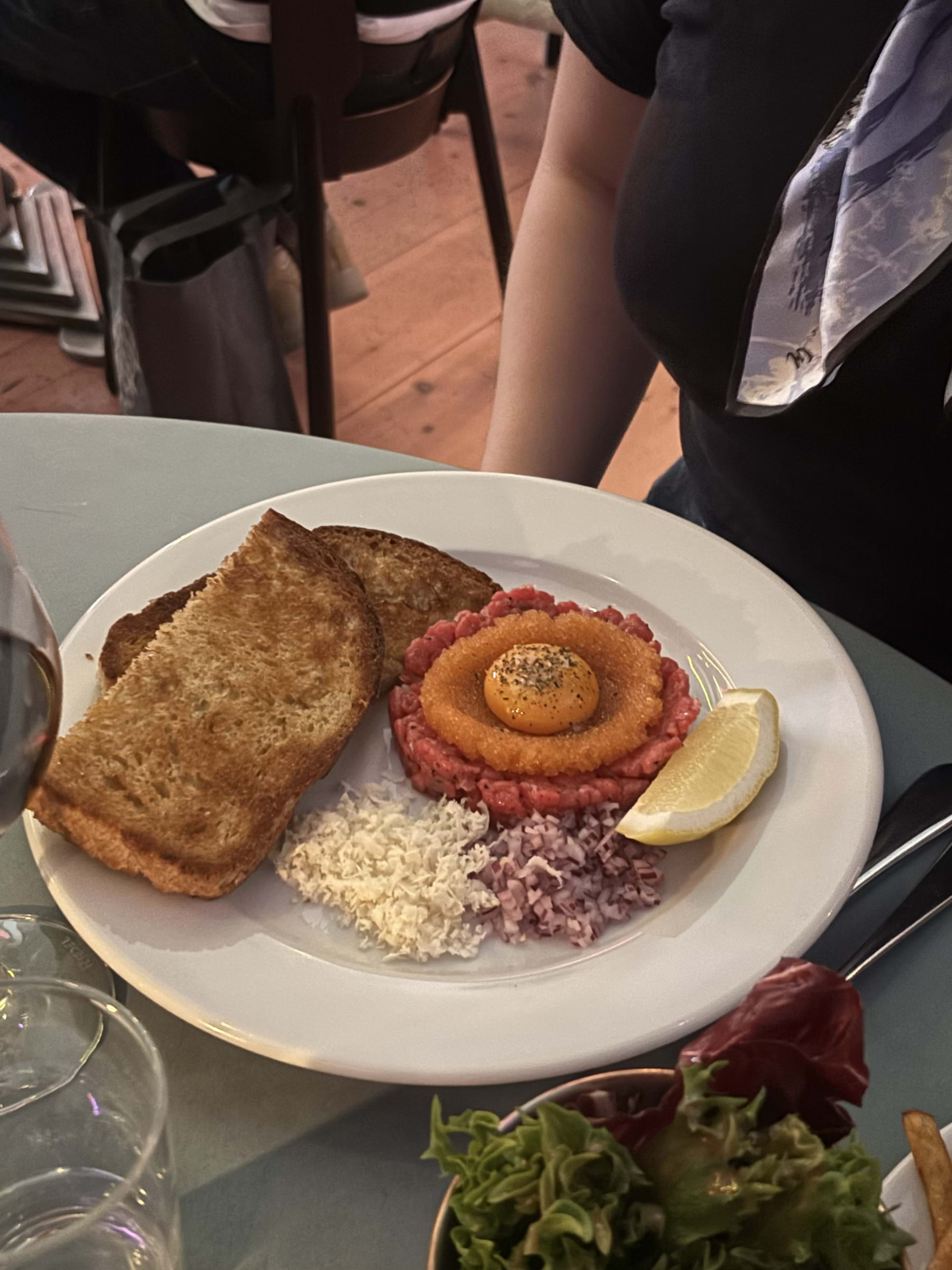 Råbiff – Bild från Bistro Bananas av Lisa M. (2026-04-30)