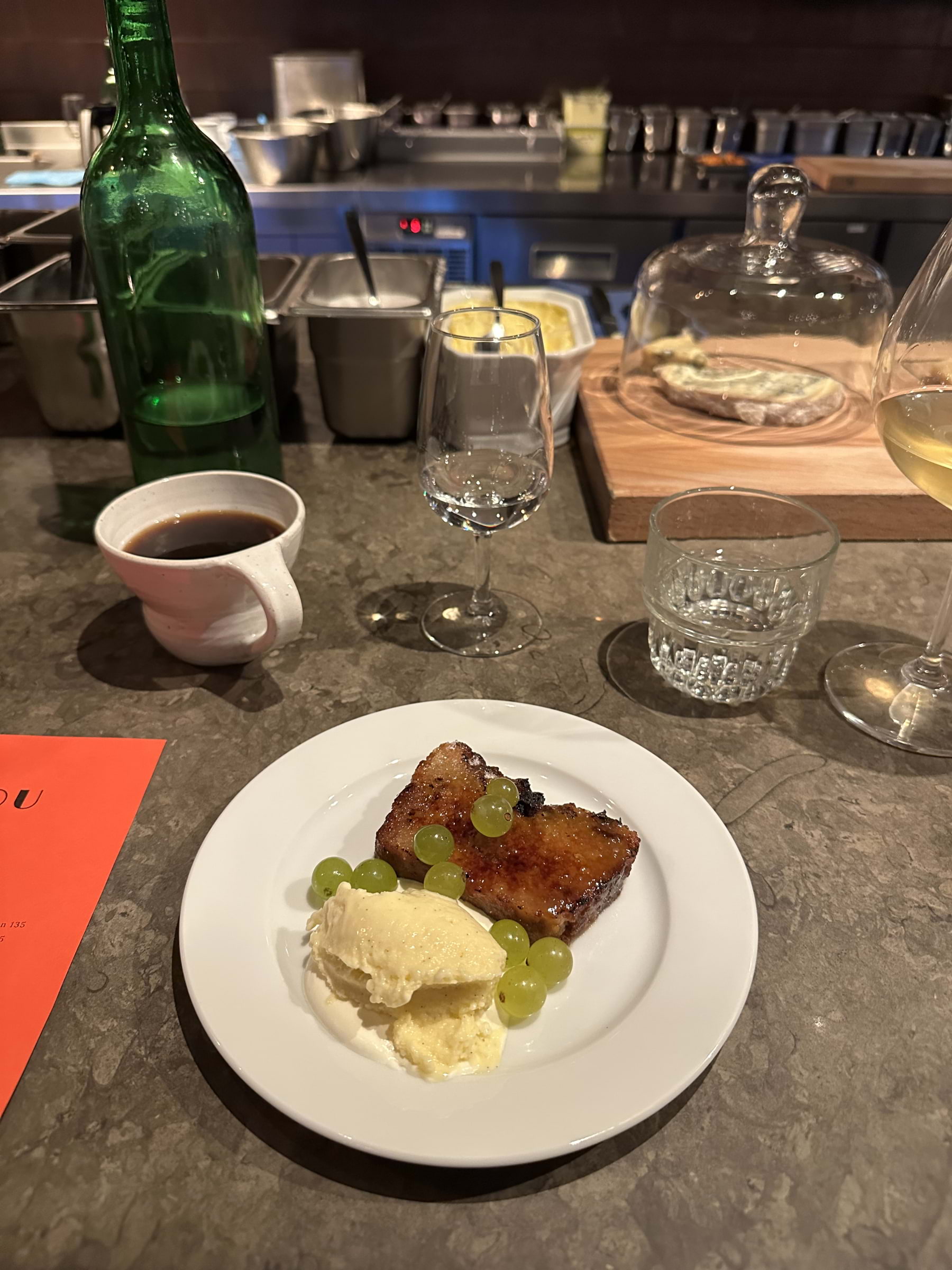 Brödpudding, bittermandel, glass & druvor – Photo from Bistro Zissou by Fredrik J. (12/10/2024)