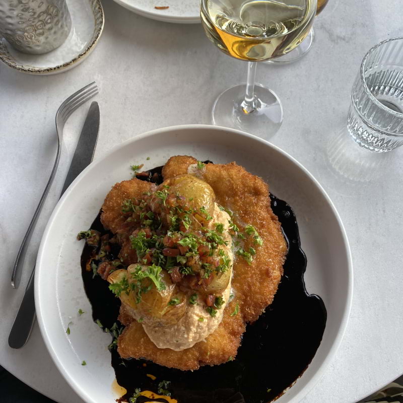 Bistro Jarla T&auml;by