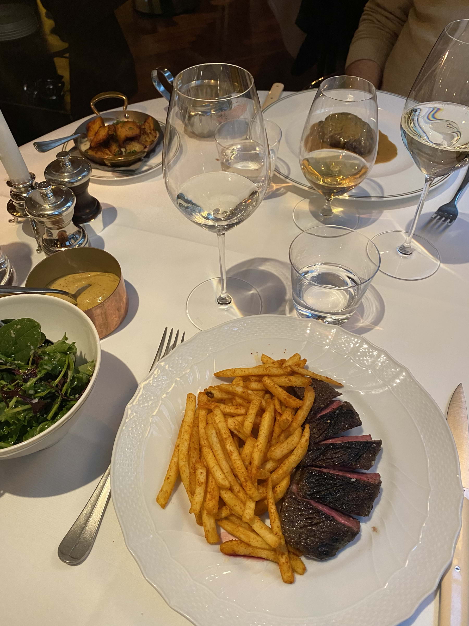 Anka med pommes – Photo from Brasserie Astoria by Mimmi B. (15/10/2024)