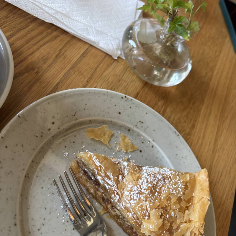 Bakhlawa – Bild från Café Vólta Hagastaden av Madiha S. (2025-05-07)
