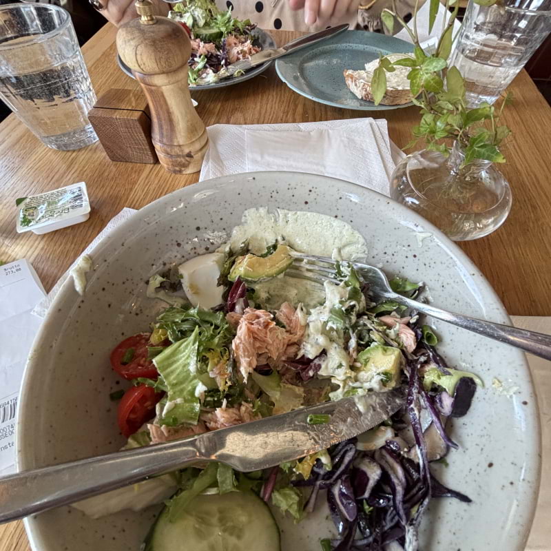 Bild från Café Vólta Hagastaden av Madiha S. (2025-05-07)