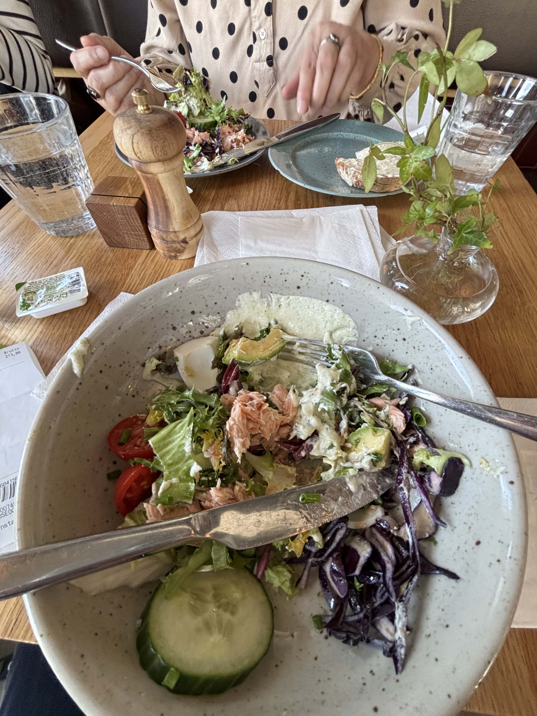 Bild från Café Vólta Hagastaden av Madiha S. (2025-05-07)