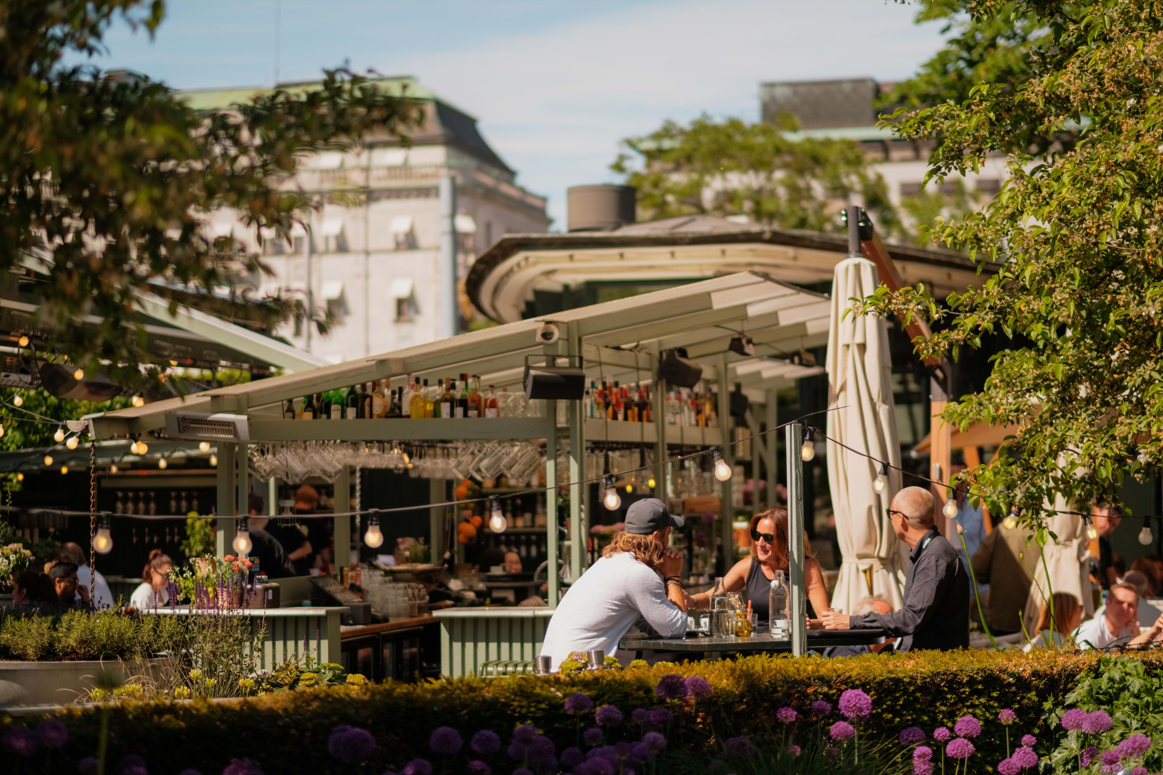 Calle P – Fira födelsedag på restaurang