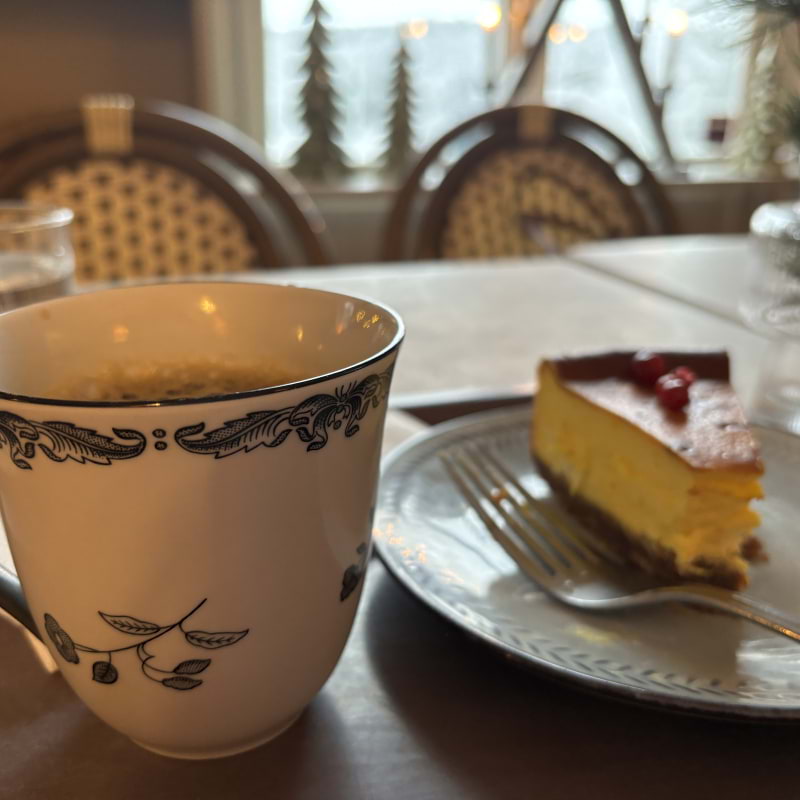 Saffran cheese cake – Photo from Café Villa Ed by Madiha S. (05/12/2024)