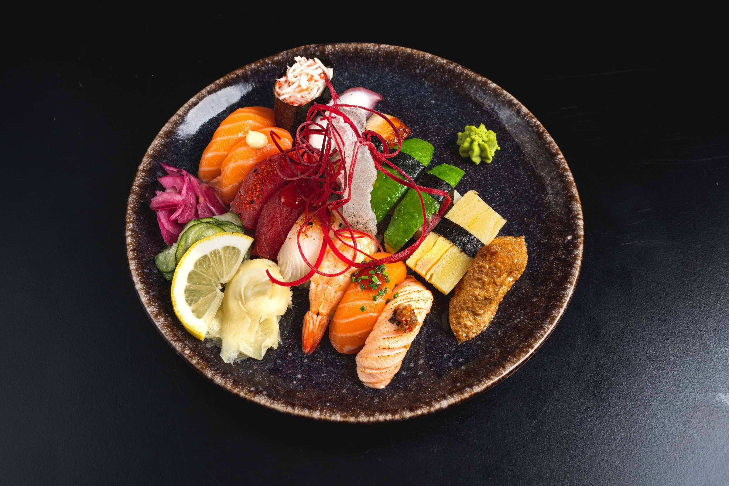 Nigiri Moriawase - 15 bitar – Bild från Dino Sushi & Poké av Temuulen G. (2023-07-09)