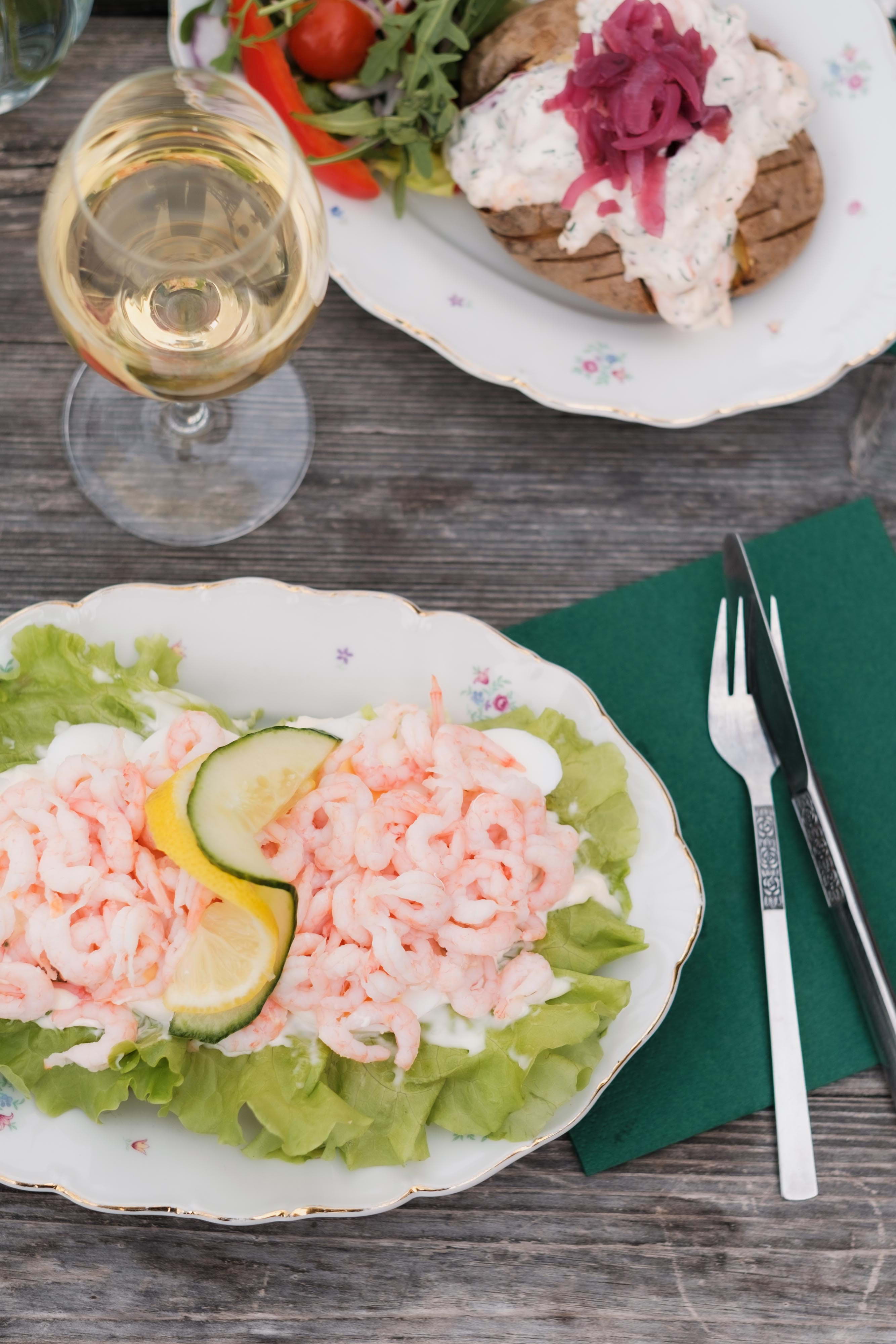 Eldtomta Café – Lunch utanför tullarna