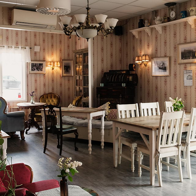 Eldtomta Caf&eacute;