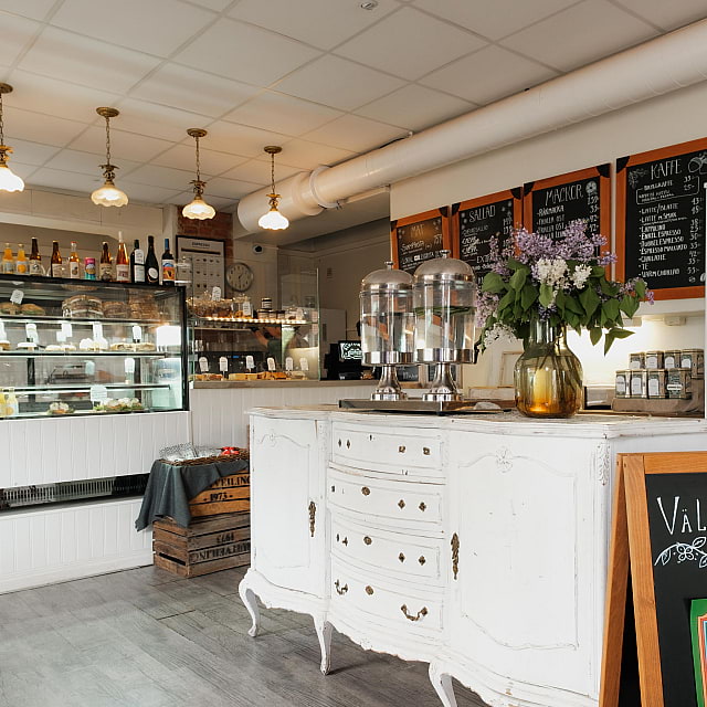 Eldtomta Caf&eacute;