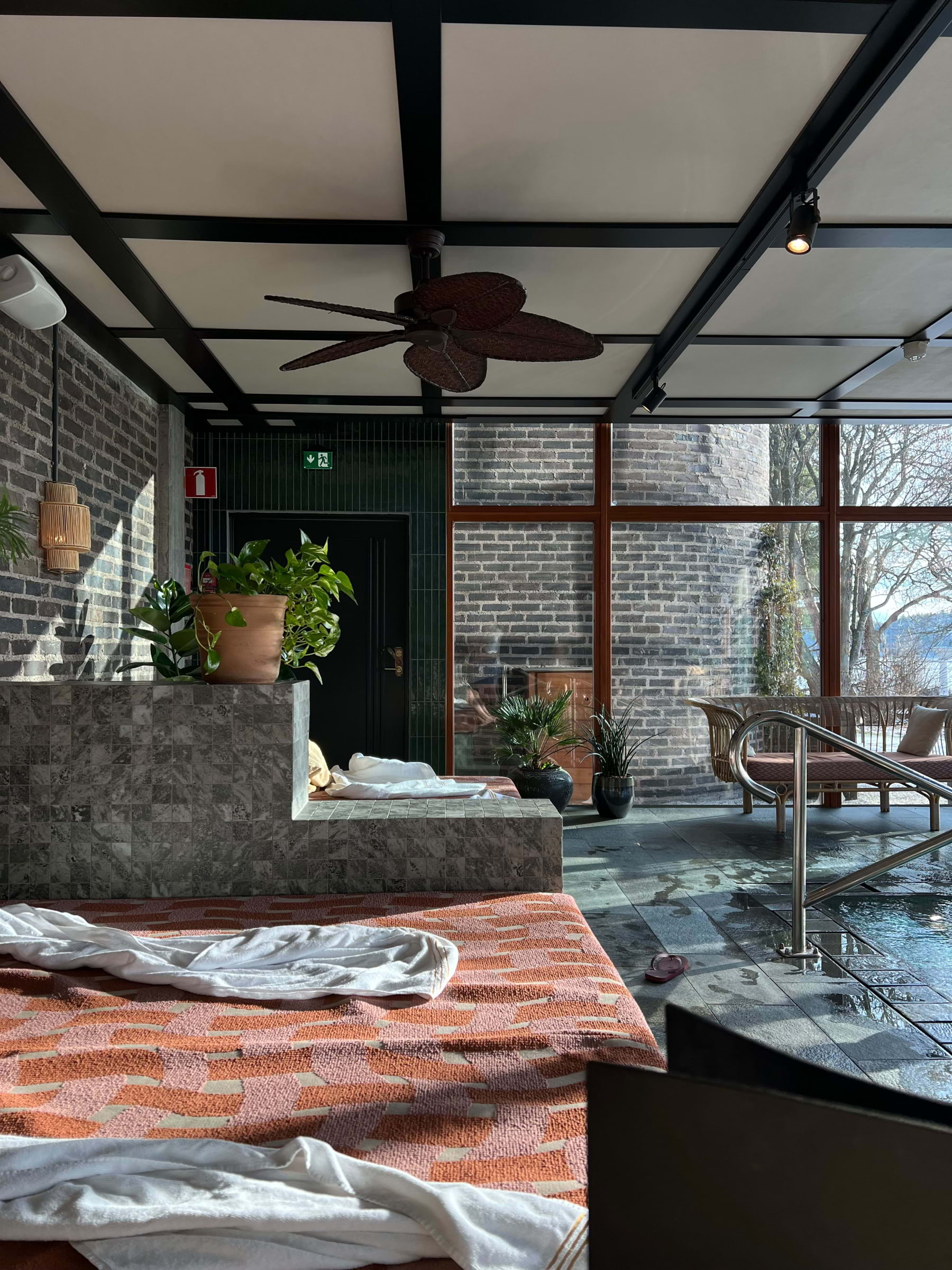 Pool inne i spaavdelningen – Bild från Ellery Beach House av Linnea A. (2025-03-31)