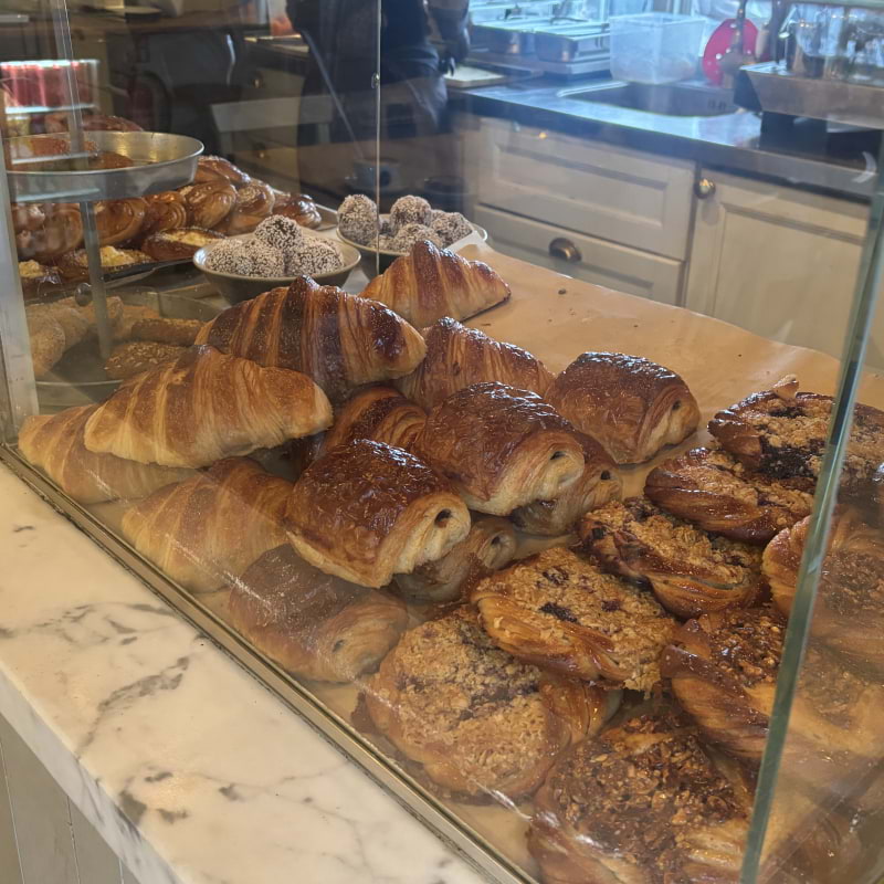 Bullar osv &ndash; Bild fr&aring;n Enskedeparkens Bageri av Lisa&nbsp;M. (2026-02-01)